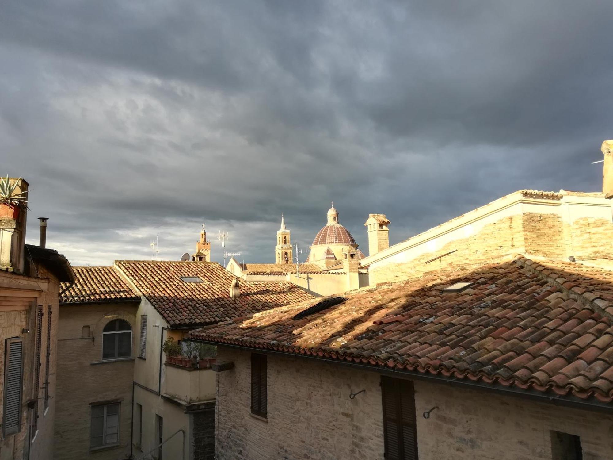 Antico Gioiello Umbro , Appartamento Con Terrazza โฟลีโญ ภายนอก รูปภาพ