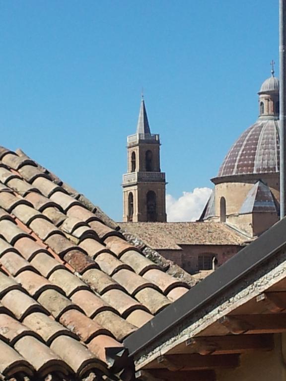 Antico Gioiello Umbro , Appartamento Con Terrazza โฟลีโญ ภายนอก รูปภาพ